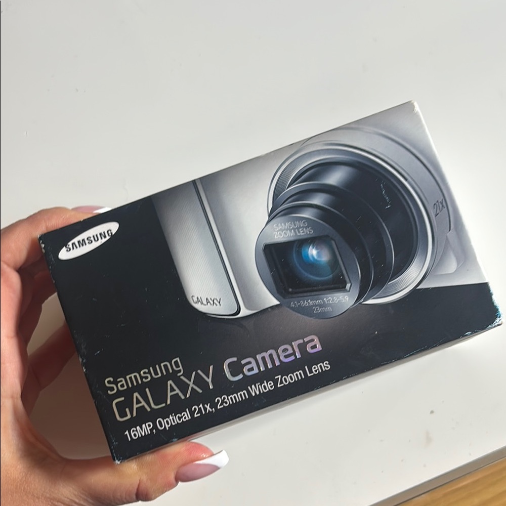 Samsung Galaxy White Camera - Picture 3 of 4